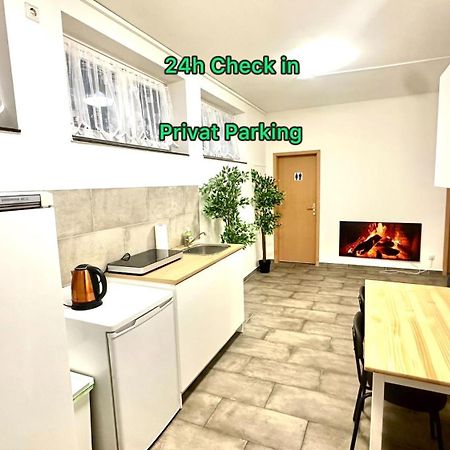 Schoene Hostel Mit Eigene Parking Netflix Youtube Nuremberg Exterior photo